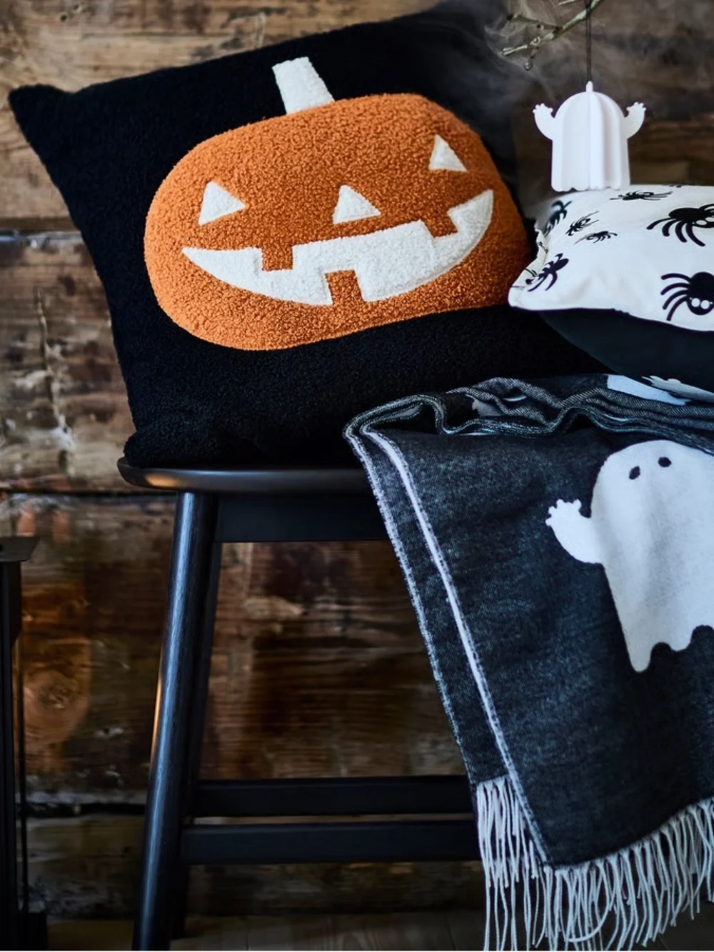 Halloween Pumpkin Hooked Throw Pillow - Black & Orange